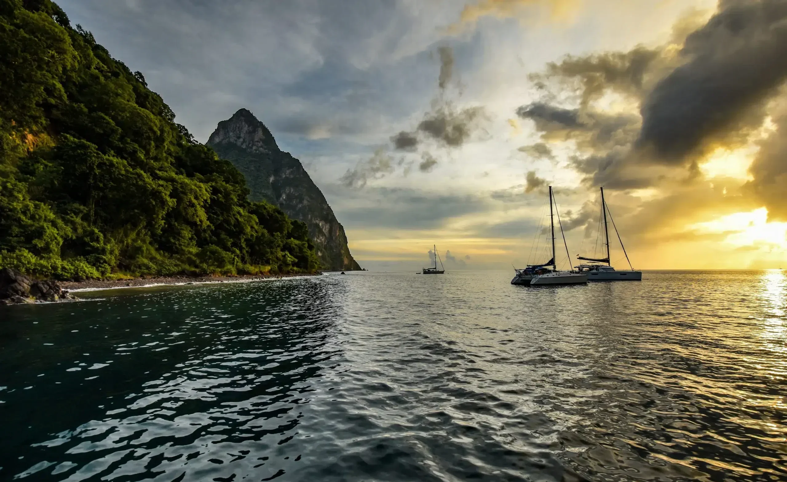 St.-Lucia-Pitons-von-Pixebay-scaled